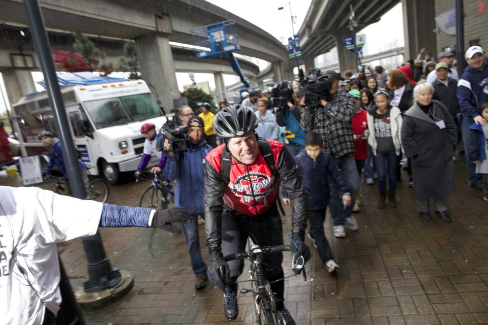 Schratter returned to Vancouver with an escort of 200 cyclists.